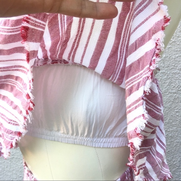 J.D. LUXE ruffle crop top and cropped pant set - Picture 6 of 9